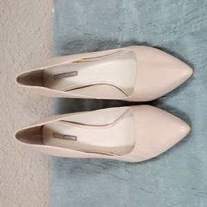 Women's BCBGEneration Pink Pointed Toe Heels Size 8.5